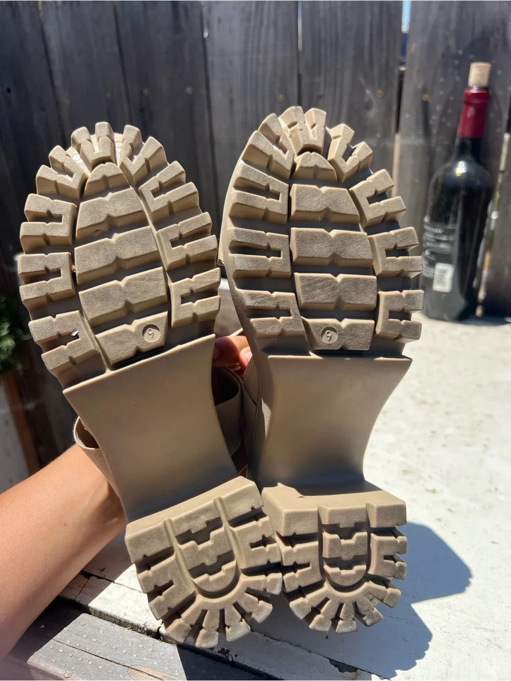 Steve Madden Tan Elastic Strap Chunky Platform Sandals Heels Womens size 9